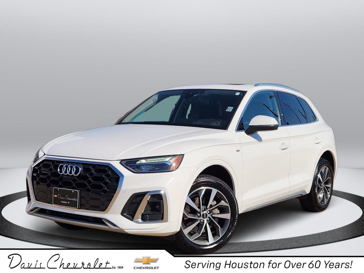 2024 Audi Q5 45 Premium Plus's photo