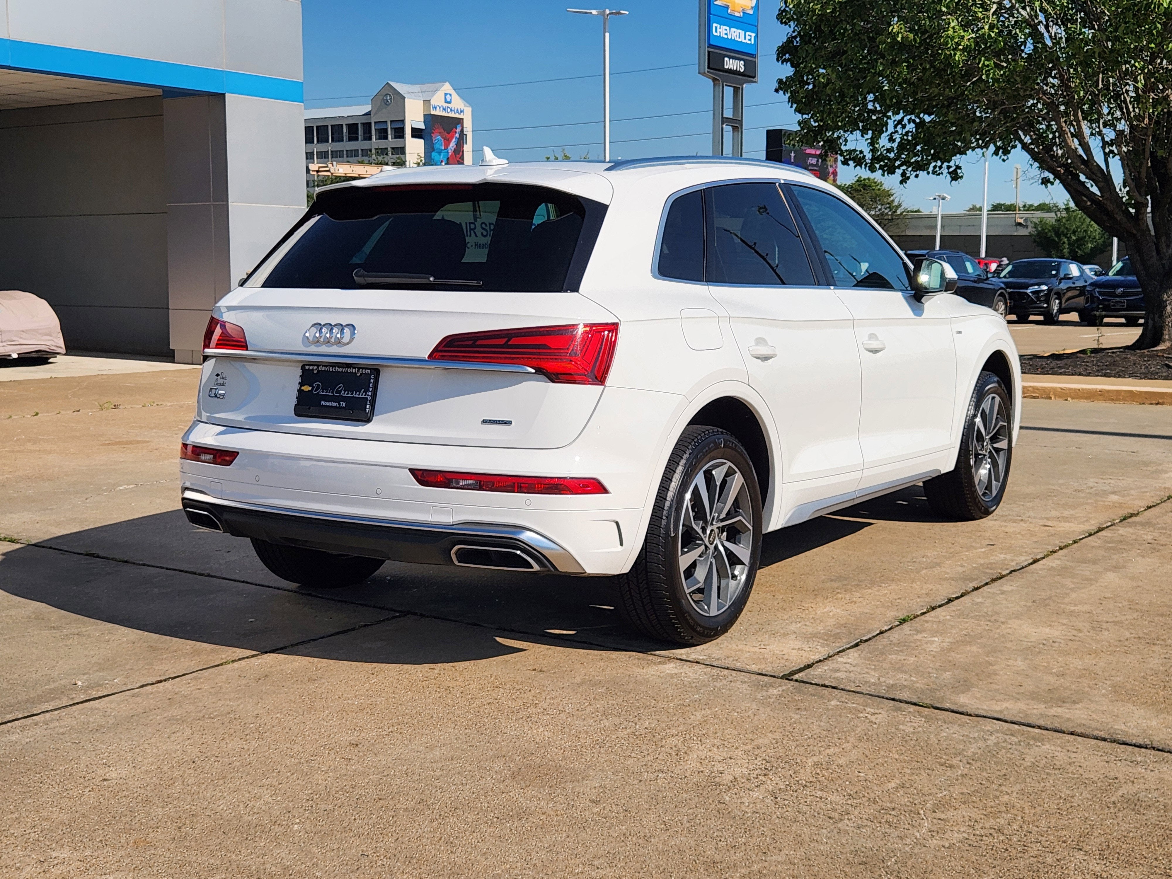 2024 Audi Q5 S line Premium Plus